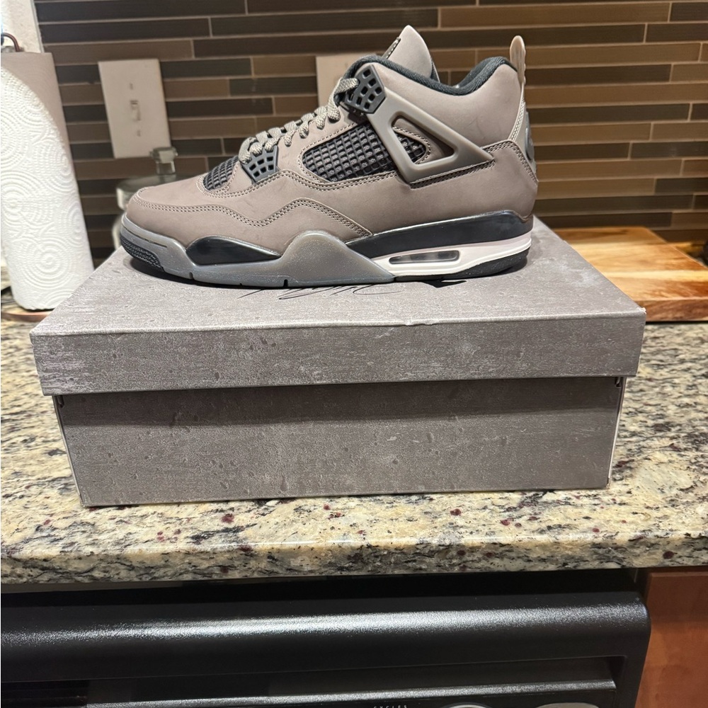 Jordan 4 Cave